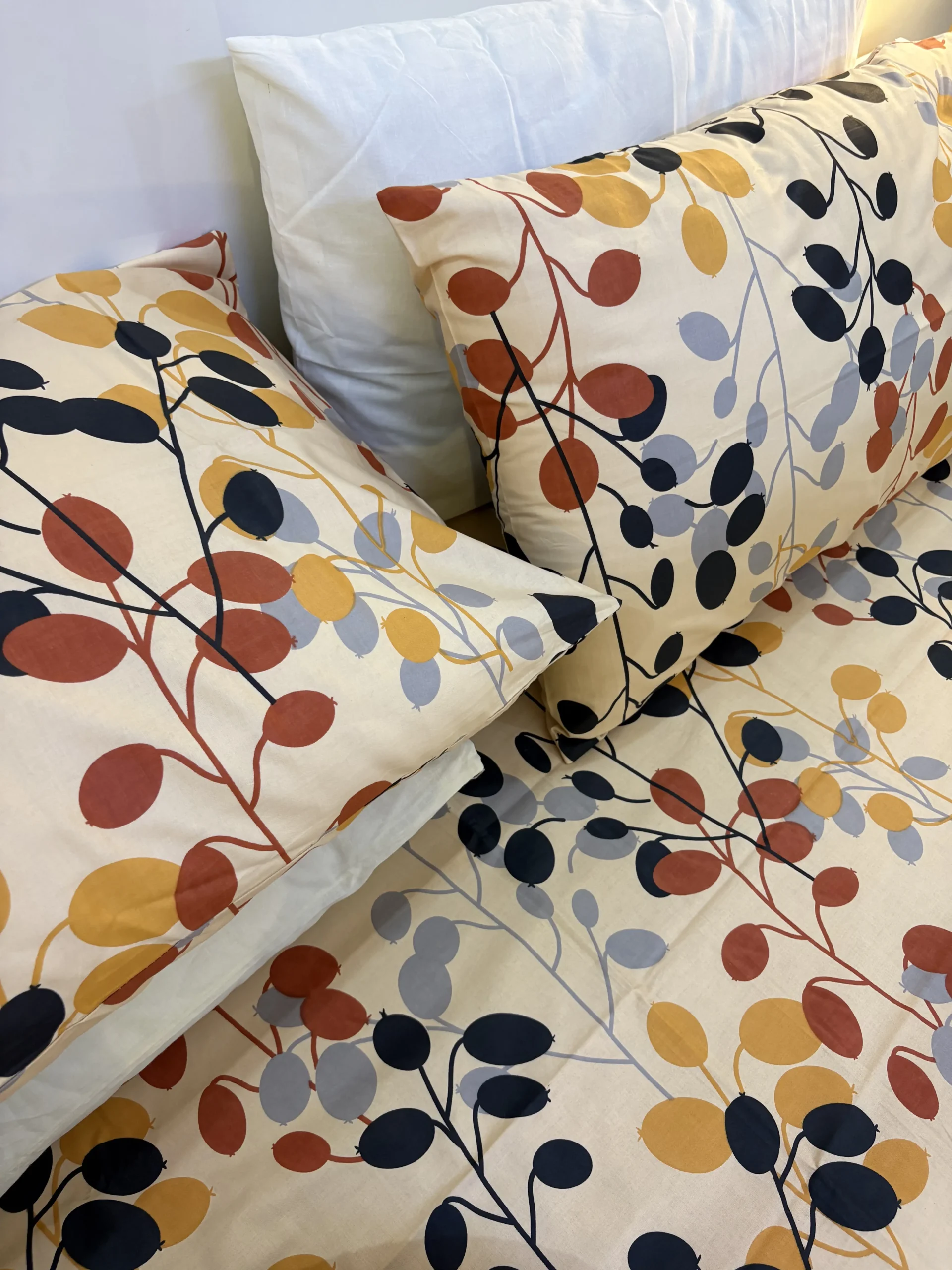 Cream Berry Branch 3 Cream Berry Branch - Image 3