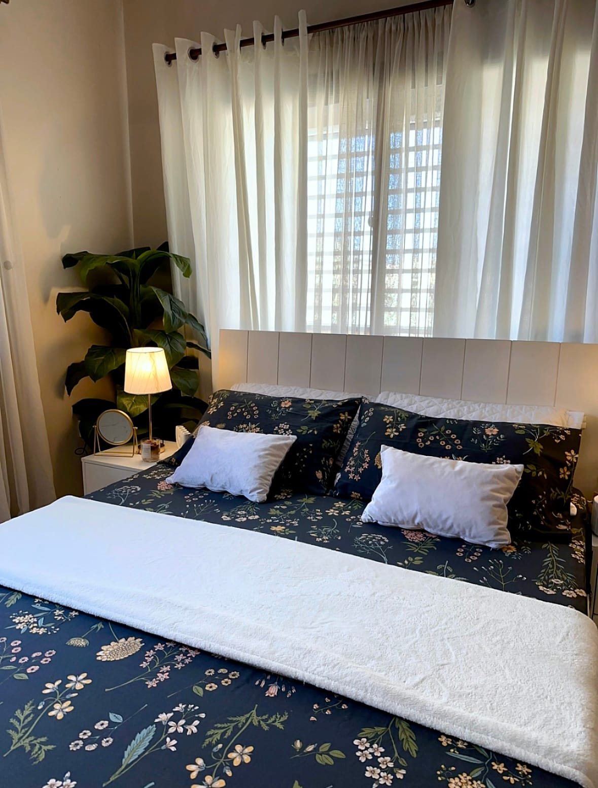 Black Garden Bloom 2 Black Garden Bloom - Image 2