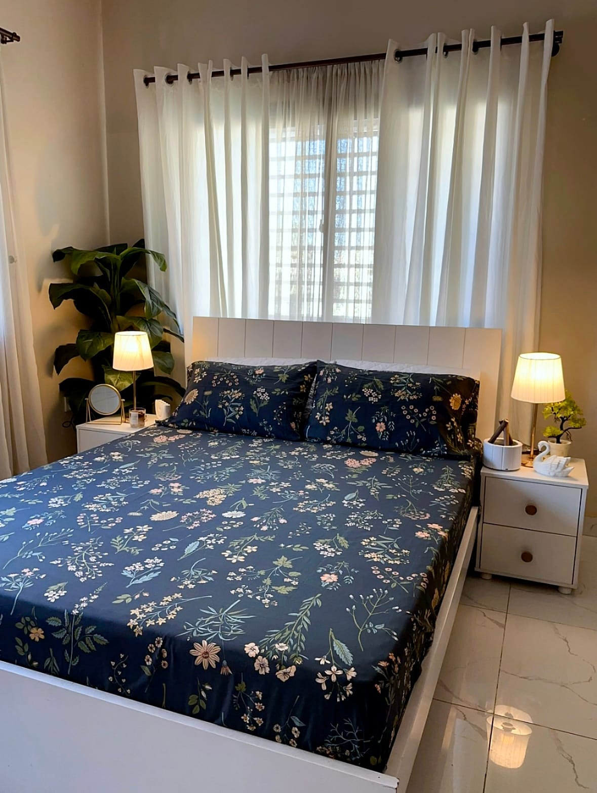 Black Garden Bloom 3 Black Garden Bloom - Image 3